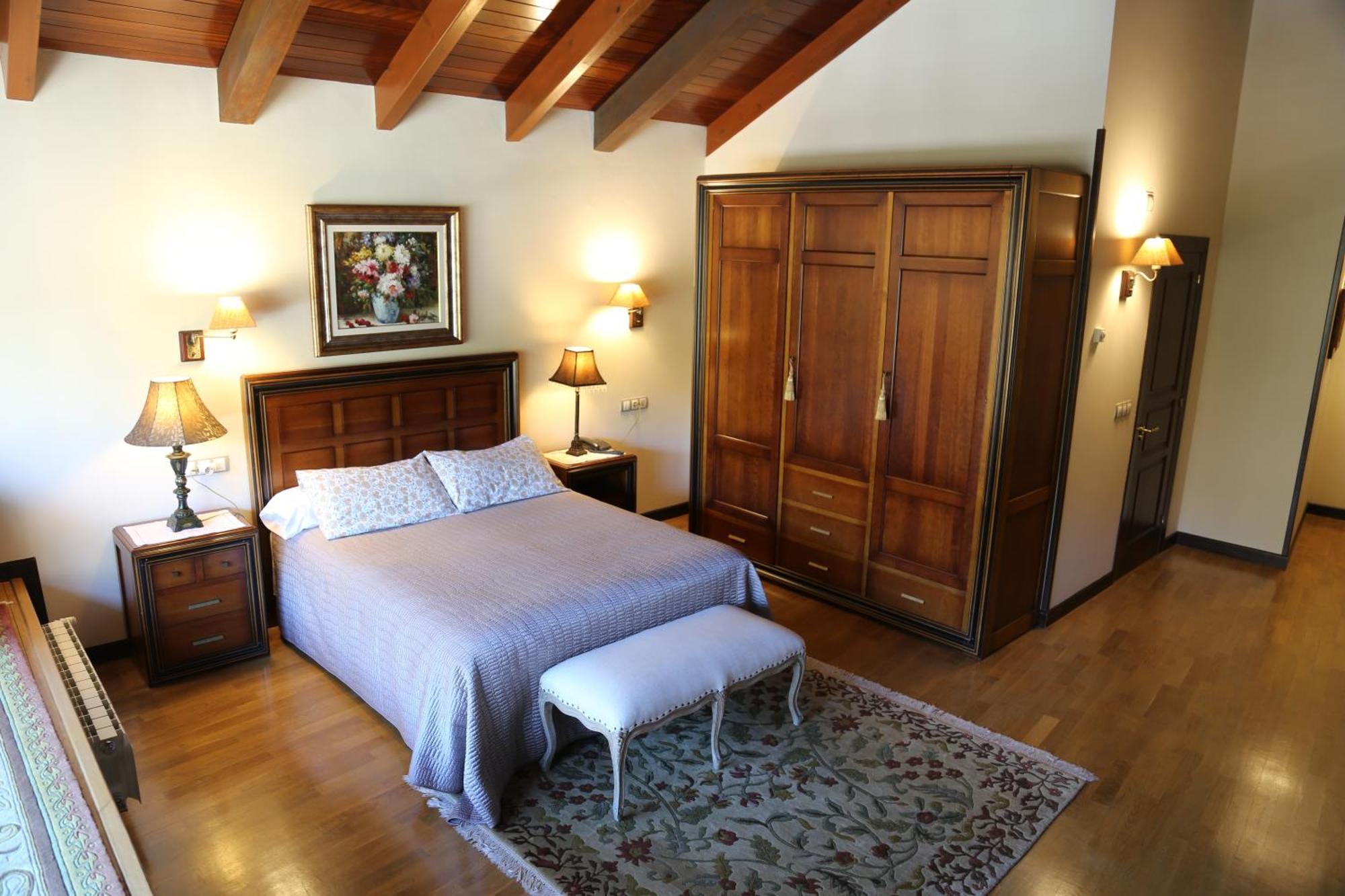 Apartamentos La Pontiga *** Infiesto Buitenkant foto