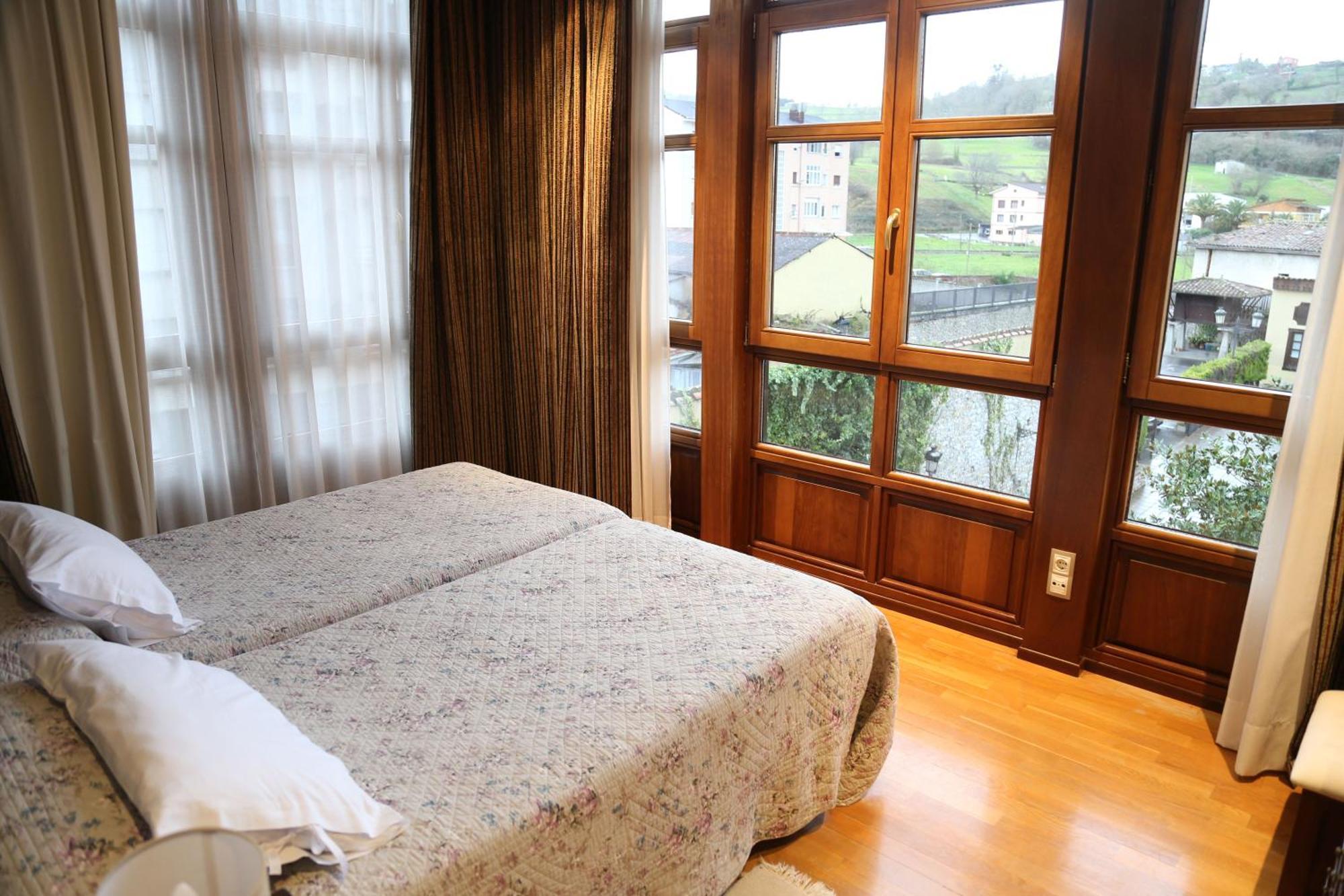 Apartamentos La Pontiga *** Infiesto Buitenkant foto