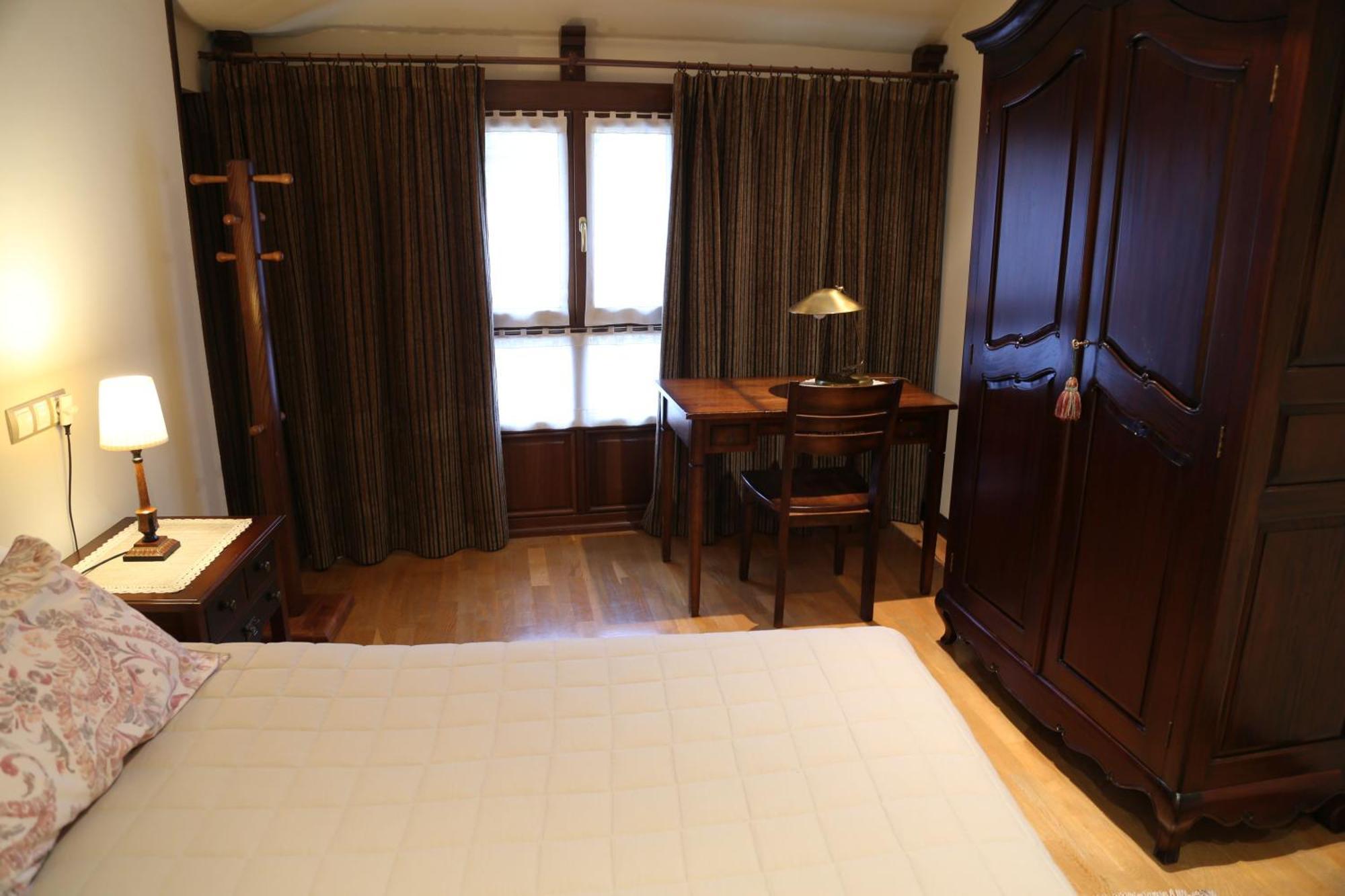 Apartamentos La Pontiga *** Infiesto Buitenkant foto