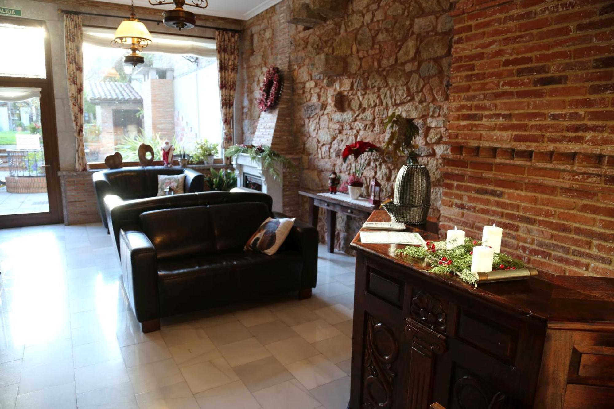 Apartamentos La Pontiga *** Infiesto Buitenkant foto