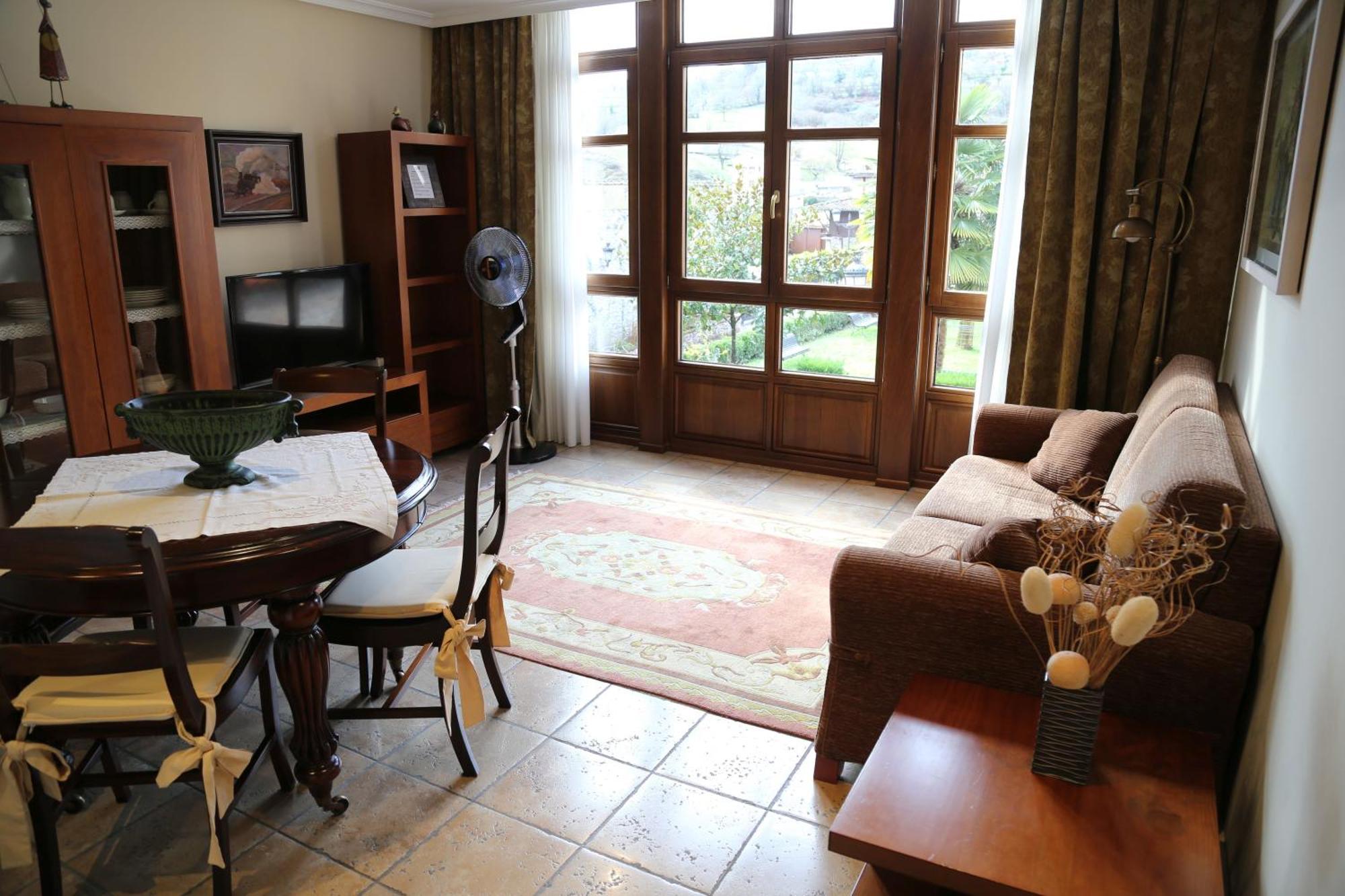 Apartamentos La Pontiga *** Infiesto Buitenkant foto